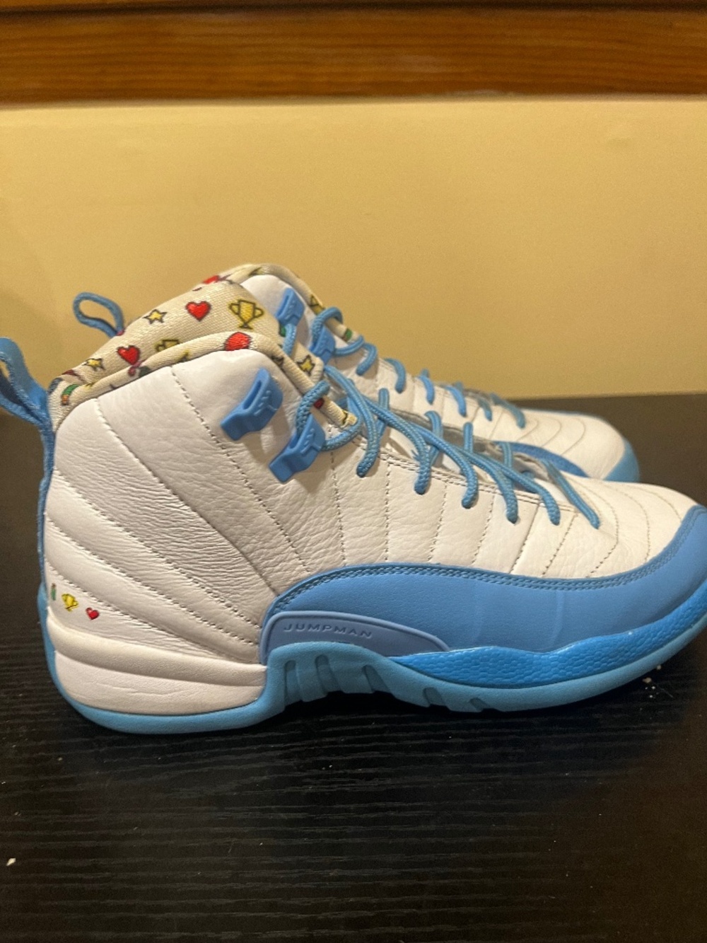 SIZE 8 W0MAN - Jordan 12 Retro Mid Emoji